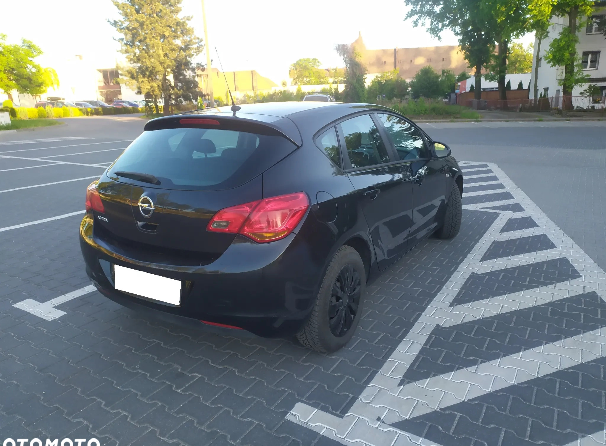 Opel Astra cena 24900 przebieg: 238700, rok produkcji 2011 z Szamotuły małe 154